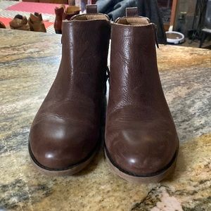 Great every day shoe boot never worn